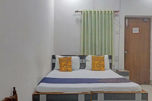 Spot On 81126 Hotel Indrashan