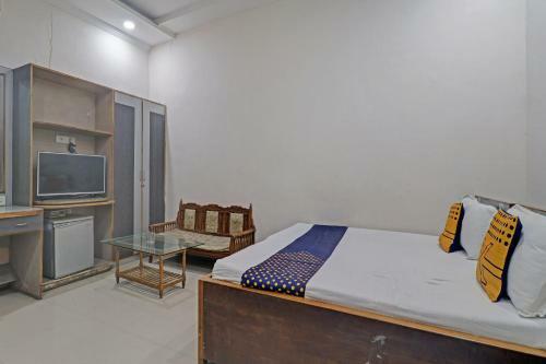 Spot On 81126 Hotel Indrashan