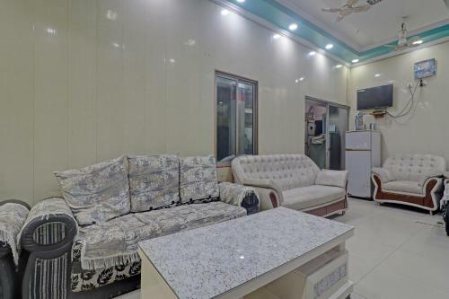 Spot On 81126 Hotel Indrashan
