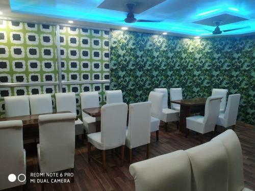 Sweet Lemon Royal Inn Hotel