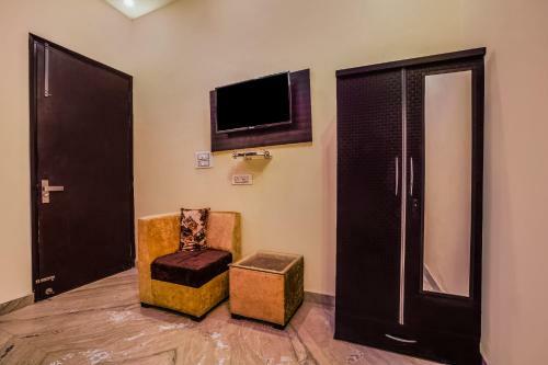 Hotel Oyo 24743 Janak Residency