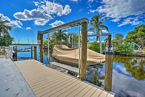 Matlacha Home With Boat Mooring And Gulf Access!