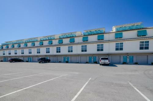 Oceanfront 3bed/3bath Townhouse W/ Arcades