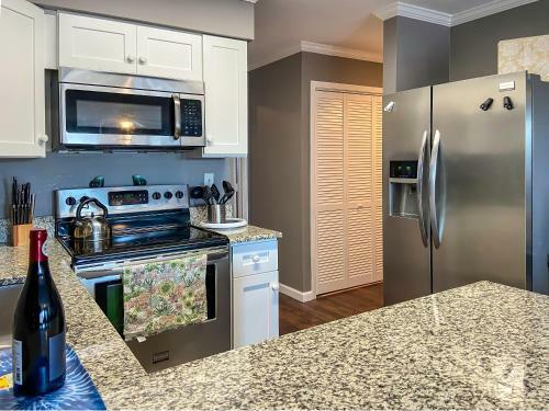 Apartamento Waterfront Home, Short Walk To Beach, Deck/balcony