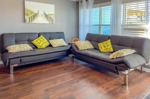 Apartamento Waterfront Home, Short Walk To Beach, Deck/balcony