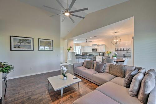 Modern Naples Home With Community Amenities!