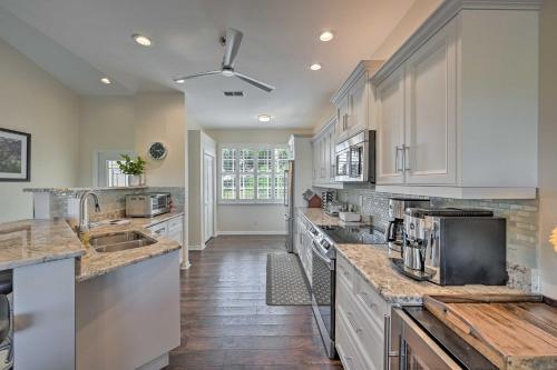 Modern Naples Home With Community Amenities!