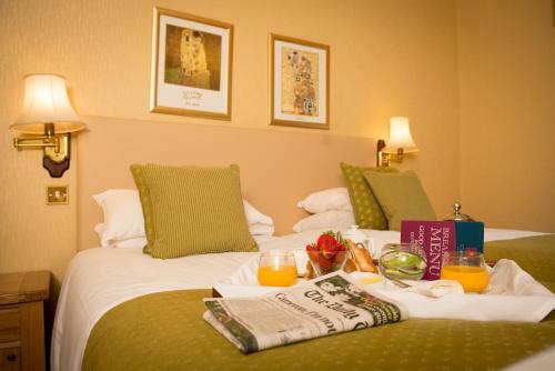 Glen-yr-afon House Hotel