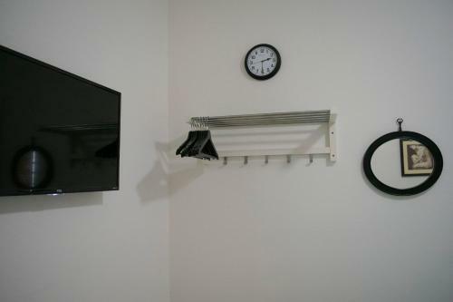 K - Cozy Room With Private Entrance (apt 3)