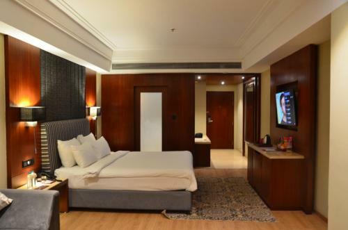 Hotel Babylon Capital