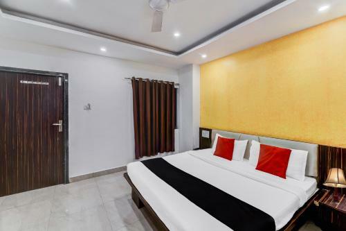 Capital O 5970 Hotel Balaji Central