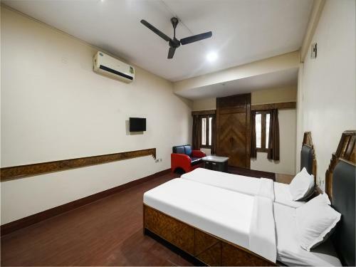 Hotel Capital O 84581 The Prestige Tridev