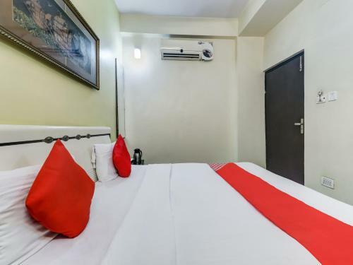 Hotel Oyo 82143 Green Park Sapan