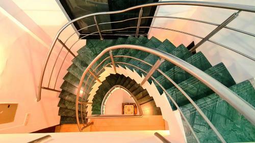 Lifespace- Spacious Hostel In A Luxurious Villa