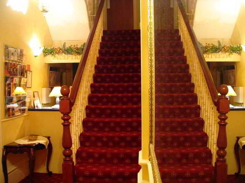 Hostal The York House Hotel