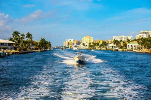 Steps To Beach! Luxe Stay/chef's Kitchen, Bbq & Lanai
