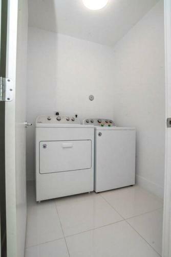 Ocean Front Contemporary 3 Bedroom Townhouse.