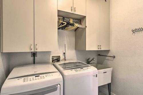 Riverfront Southwest Ranches Home With Hot Tub!