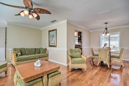 Sunny Seminole Gem With Screened Lanai And Pool!