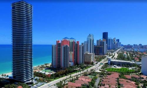 Beach Apartment At Condo-hotel