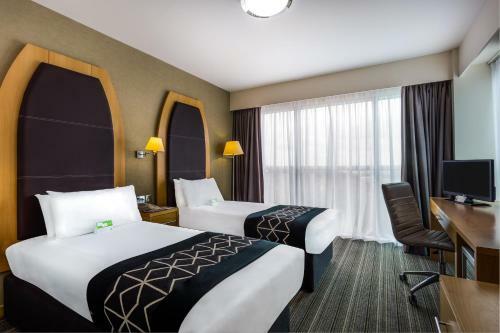 Hotel Ramada Orbital Plaza