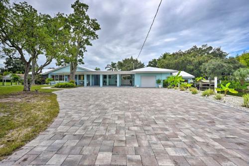 Waterfront Sarasota Estate Dock And Boat Lift!