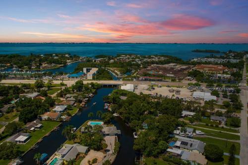 Waterfront Sarasota Estate Dock And Boat Lift!