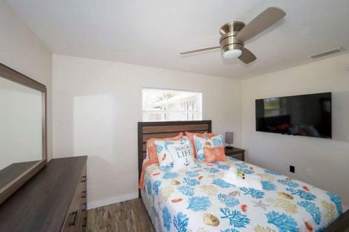 Pool Home - Close To Beaches, Restaurants & More!