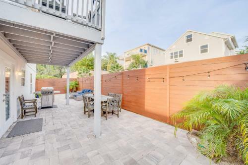 4br House, 2 Blocks From The Beach