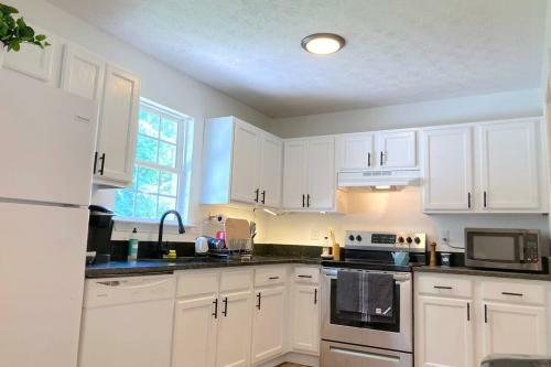 Apartamento Renovated Townhome With Two King Beds & Sep Bath