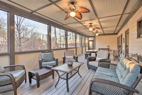 Spacious Lakefront Home With Screened-in Porch!
