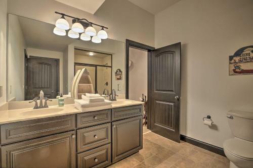 Spacious Lakefront Home With Screened-in Porch!