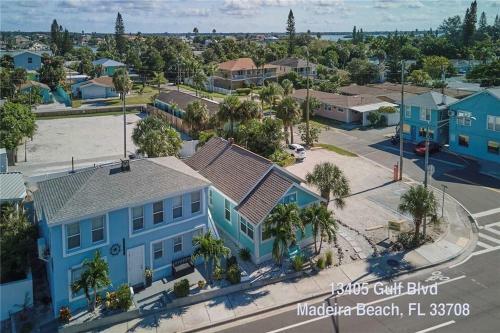 Happy Home - Bright, Updated, Steps To Beach In Top Location!