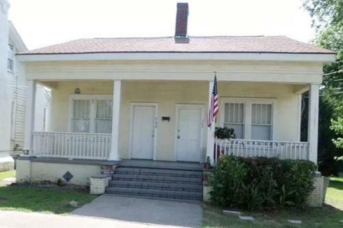 The Chattahoochee Cottage Walk To River & Shops