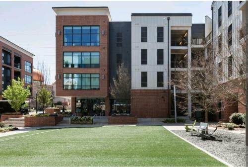 Cozy & Modern Apartment In Midtown Atlanta