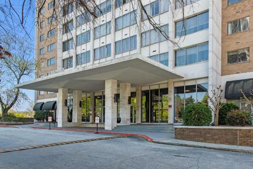 Apartamento 804 Free Parking Modern Downtown Apt, Great Wifi