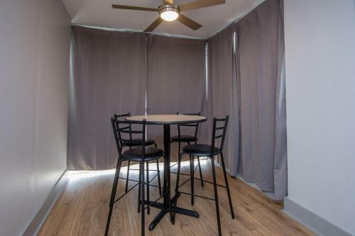 Apartamento 804 Free Parking Modern Downtown Apt, Great Wifi