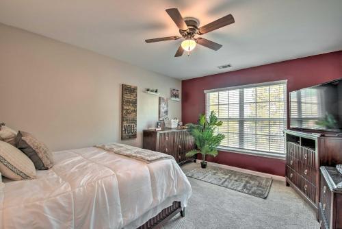 Elegant Townhome About 8 Mi To Downtown Atlanta!