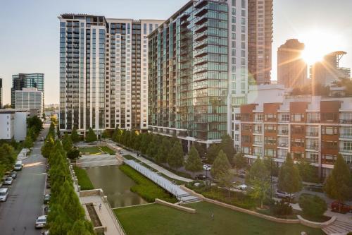 Apartamento Artistically Gleaming Buckhead Retreat