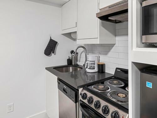 Apartamento Clever Studio With Queen Bed, City Walkable!