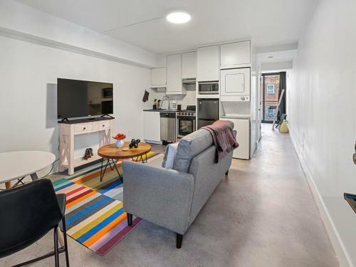 Apartamento Clever Studio With Queen Bed, City Walkable!