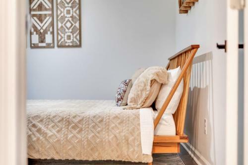 Peaceful And Private Large Atl Wooded Retreat