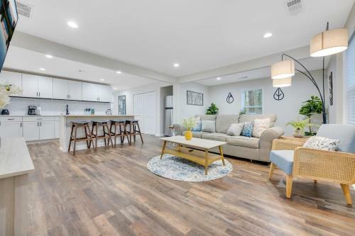 Peaceful And Private Large Atl Wooded Retreat