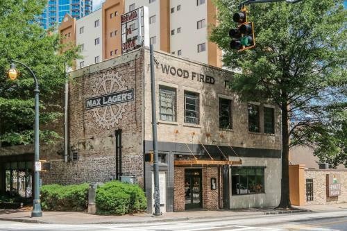 Traditional 1bed 1bath Condo Downtown Atlanta