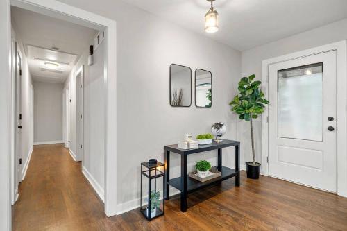 Luxe Westside Ranch, Mins To West Midtown Atl.