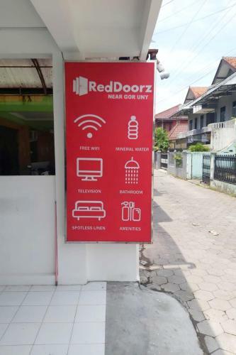 Hotel Reddoorz Near Gor Uny