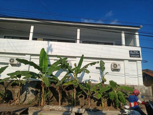 Hotel Oyo 90464 Ryan Guest House