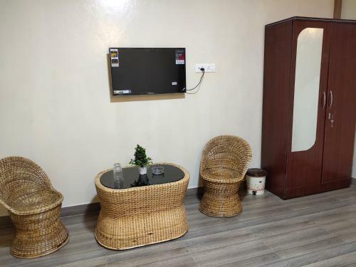 Hostal F N Guest House