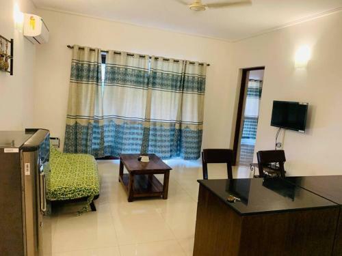 Honeymoon Special Pool-front 1bhk Cozy Apartment