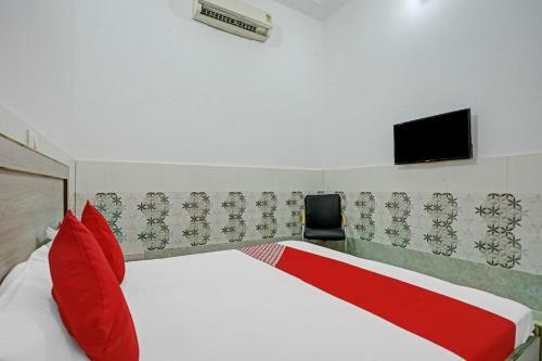 Oyo 85023 Love Kush Hotel